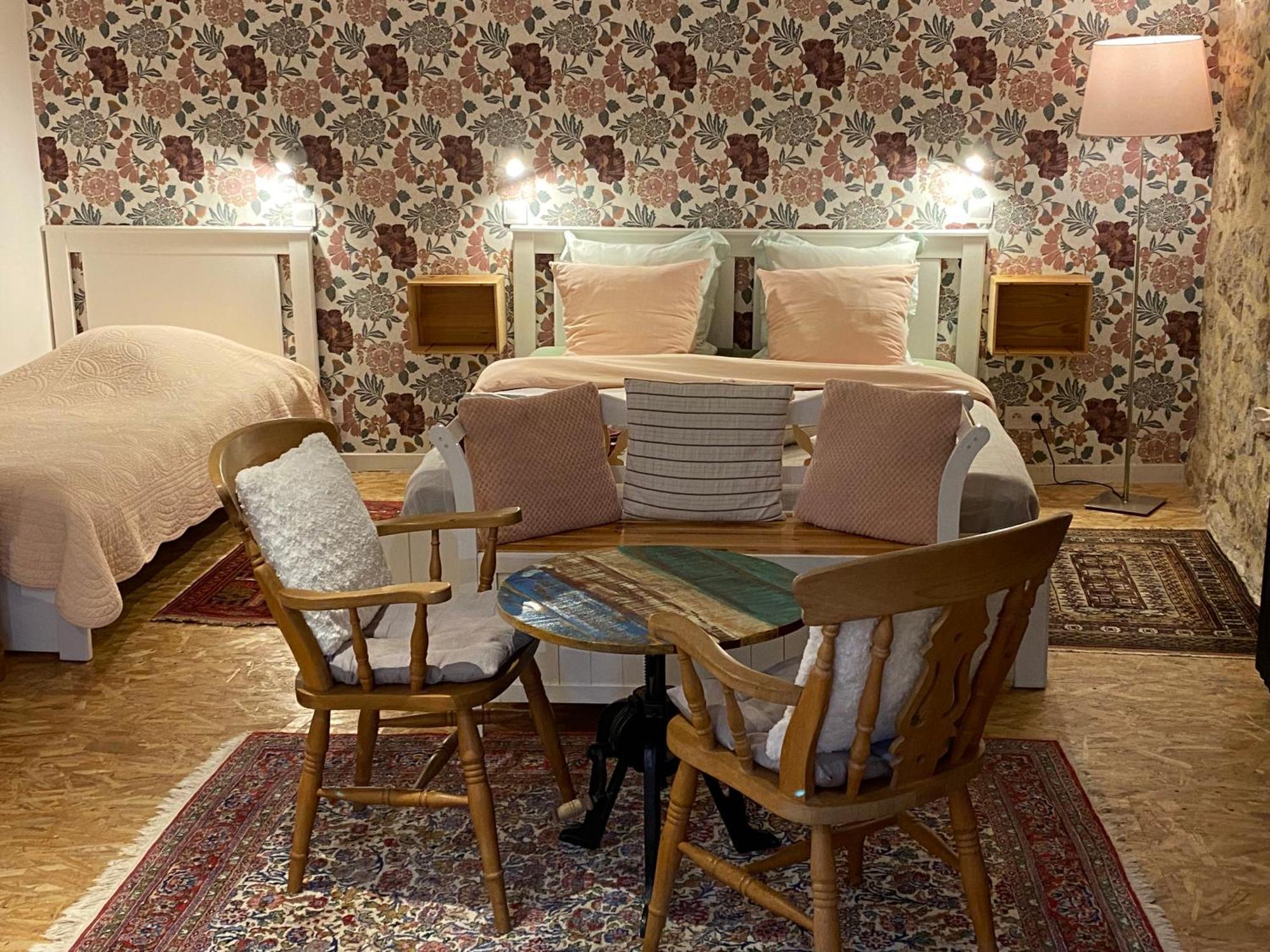 Chambre D'Hotes Les 3 Cochons D'Olt Arcambal Exterior photo